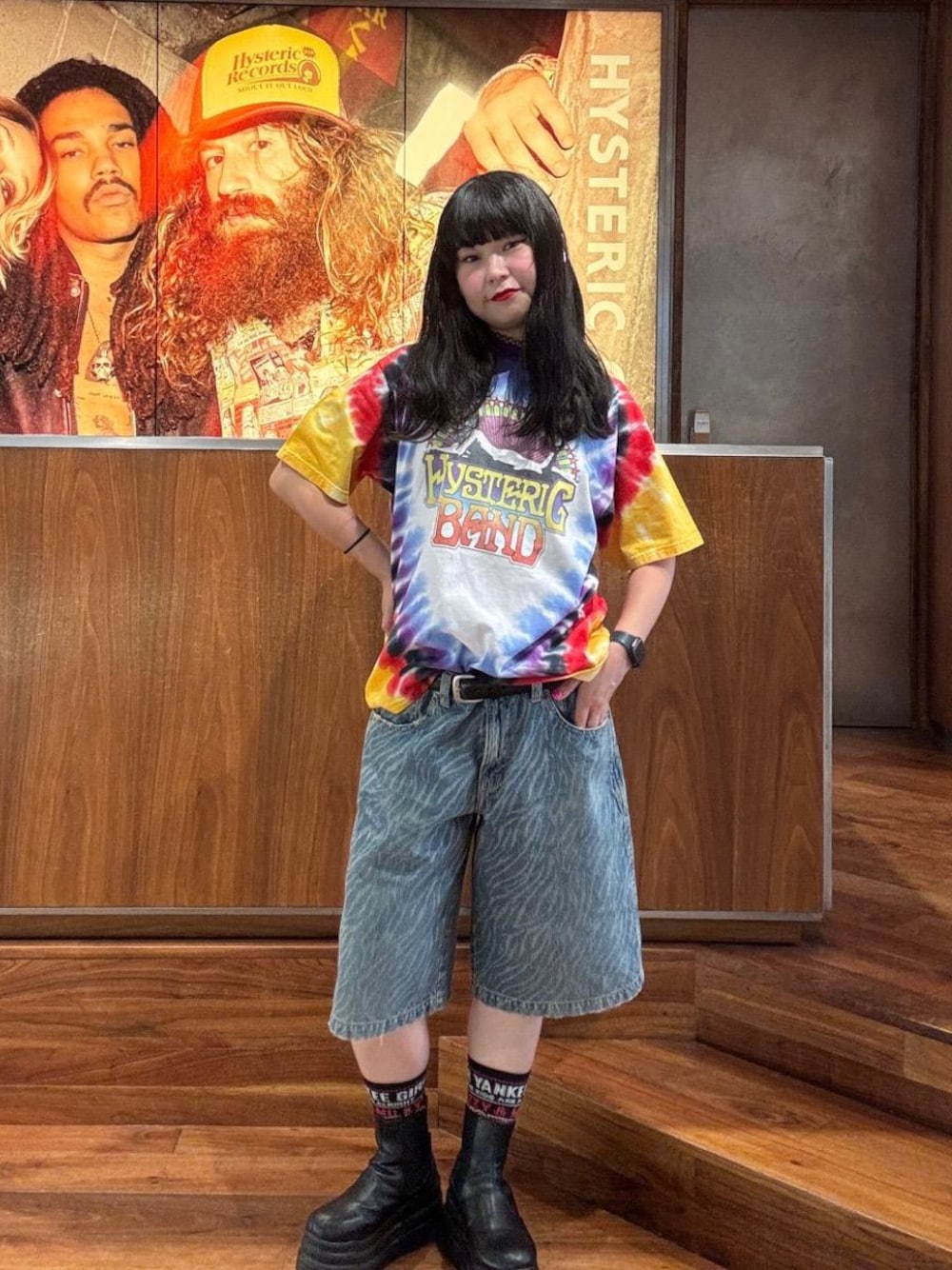 「コラボ、ストリート、ベルト、タイダイ、ヒステリックグラマー、HYSTERIC GLAMOUR、デニム 」｜「HYSTERIC GLAMOURのDIZZY&MILKY ソックス（ソックス/靴下、ブラック系）」を使った、fukuchanさん（レディース・154cm）の夏コーディネートの1枚目の写真