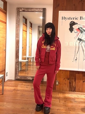 「アイテム（スウェットパンツ、レッド系）」を使った、fukuchanさん（レディース・154cm）の秋コーディネート