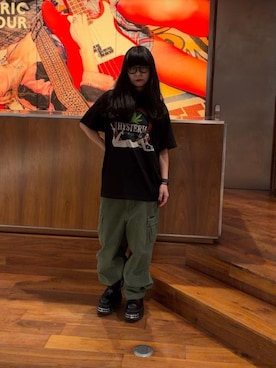 「HYSTERIC GLAMOUR（ヒステリックグラマー）の6ポケットカーゴパンツ（カーゴパンツ、グリーン系）」を使った、fukuchanさん（レディース・154cm）の夏コーディネート