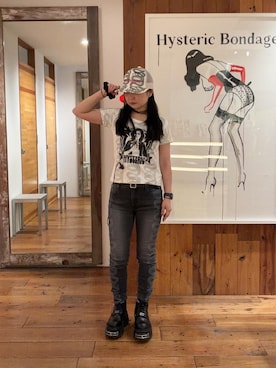 「HYSTERIC GLAMOUR（ヒステリックグラマー）のSNAKE LOOP スキニーデニムパンツ（デニムパンツ、ブラック系）」を使った、fukuchanさん（レディース・154cm）の夏コーディネート