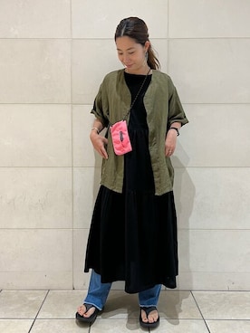 「ワーママコーデ」｜「アイテム（財布/小物）」を使った、橋本さん（レディース・162cm）の夏コーディネート