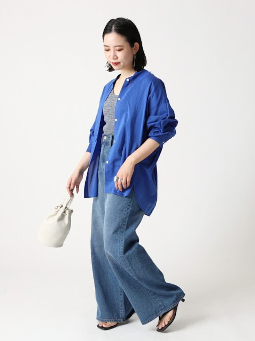 「デニム、ブルー、プチプラ、B.C STOCK、シャツスタイル、プチプラコーデ、低身長、低身長コーデ、夏セールで買いました、カラー×コーデ」｜「B.C STOCKのメランジニットタンクトップ（タンクトップ、ブルー系）」を使った、asakoさん（レディース・153cm）の夏コーディネートの1枚目の写真
