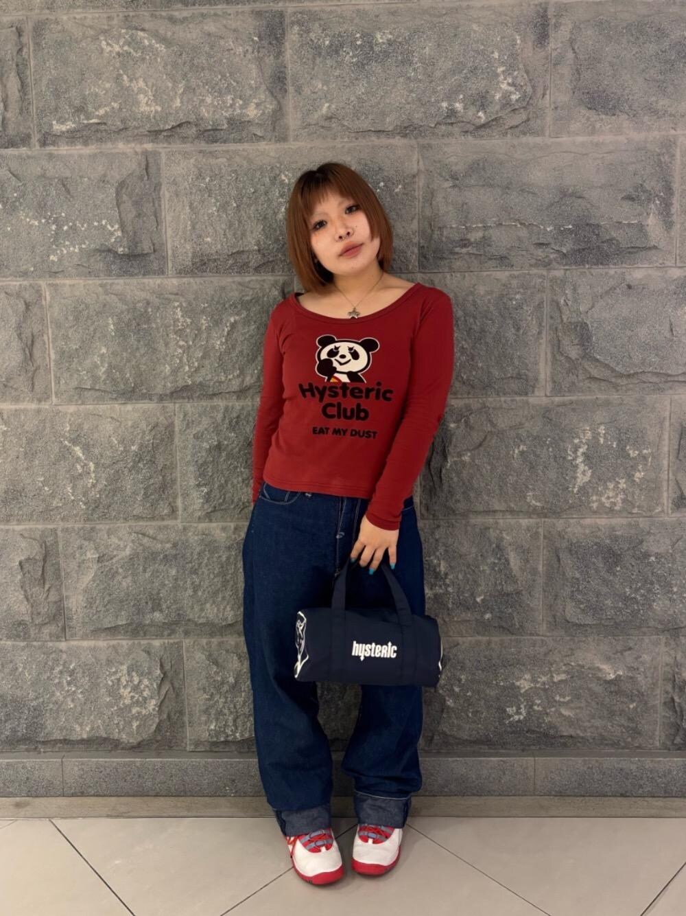 「デニム、アメカジ、Tシャツ、バッグ、ストリート、パンダ、ヒステリックグラマー、秋コーデ、HYSTERIC GLAMOUR」｜「HYSTERIC GLAMOURの尾錠付デニム ワークパンツ（デニムパンツ、ブルー系）」を使った、ニチさん（レディース・152cm）の秋コーディネートの1枚目の写真