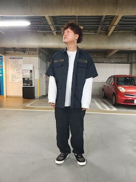「AVIREX（アヴィレックス）のアイテム（スリッポン）」を使った、松下晋弥さん（メンズ・168cm）の春コーディネート
