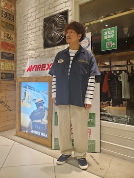 「AVIREX（アヴィレックス）のアイテム（スリッポン）」を使った、松下晋弥さん（メンズ・168cm）の春コーディネート