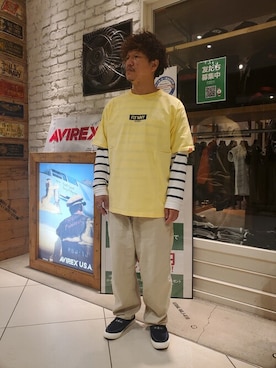 「AVIREX（アヴィレックス）のアイテム（スリッポン）」を使った、松下晋弥さん（メンズ・168cm）の春コーディネート