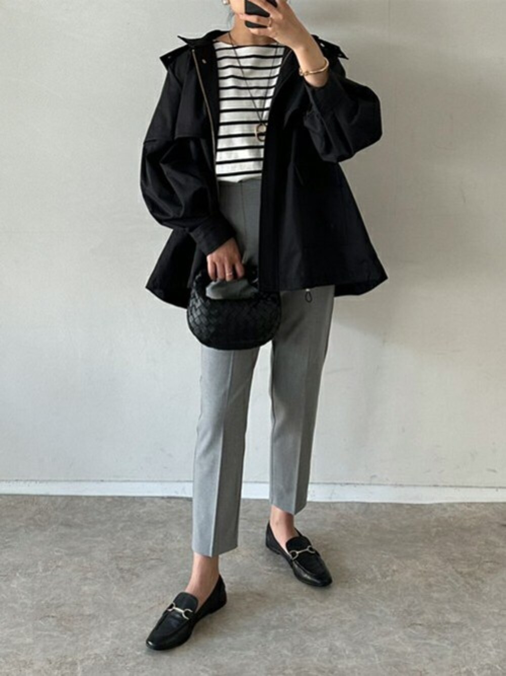 「ミリタリー、フレア、ミリタリーブルゾン、フラップ、エマテイラー、Emmataylor、styledoor、スタイルドア、撥水防汚加工」｜「Emma Taylorのフレアフラップミリタリーブルゾン（ブルゾン、ブラック系）」を使った、STYLEDOORさん（レディース・165cm）の春コーディネートの1枚目の写真