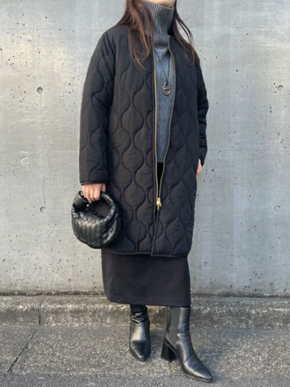 「ブラック、キルティング、3way、フードコート、美シルエット、エマテイラー、Emmataylor、styledoor、スタイルドア、撥水・防汚加工」｜「Emma Taylorの再入荷【撥水・防汚加工】美シルエット3wayキルティングフードコート（その他アウター、ブラック系）」を使った、STYLEDOORさん（レディース・154cm）の冬コーディネートの1枚目の写真