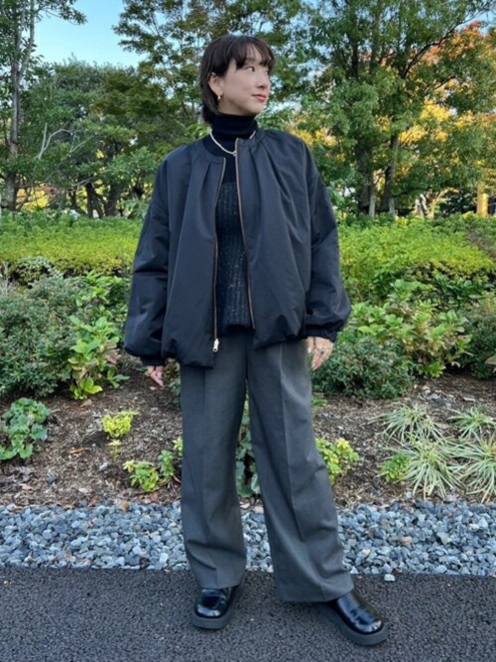 「ジャケット、ブラック、きれいめコーディネート、リバーシブル、パディング、パディングジャケット、エマテイラー、Emmataylor、styledoor、スタイルドア」｜「Emma Taylorのリバーシブルパディングジャケット（その他アウター、ブラック系）」を使った、STYLEDOORさん（レディース・159cm）の冬コーディネートの1枚目の写真