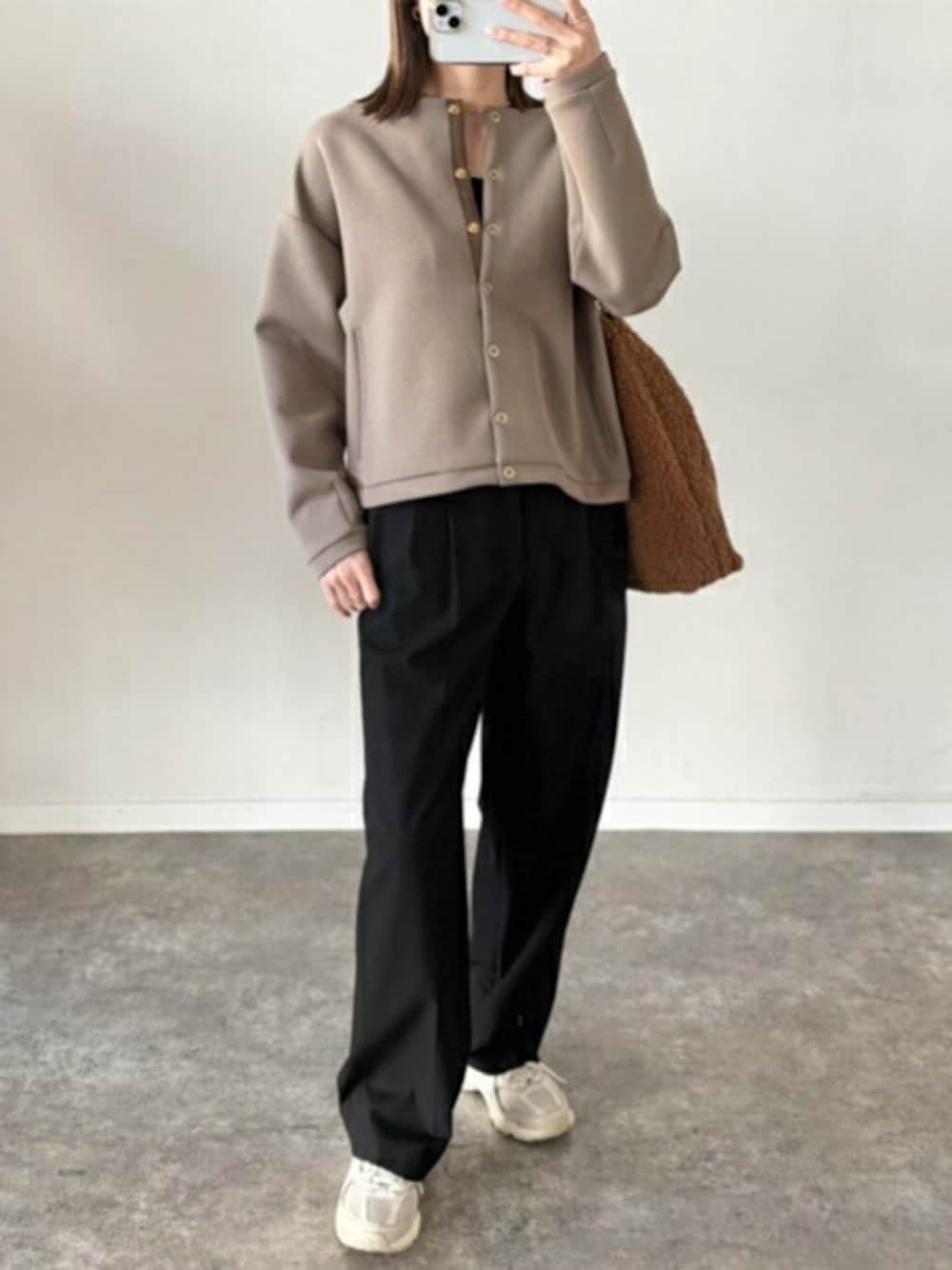 「ジャケット、ノーカラー、きれいめコーディネート、ノーカラージャケット、ダンボール、モカ、エマテイラー、Emmataylor、styledoor、スタイルドア」｜「Emma Taylorの新色追加！ダンボールノーカラージャケット（ノーカラージャケット、ブラウン系）」を使った、STYLEDOORさん（レディース・158cm）の冬コーディネートの1枚目の写真