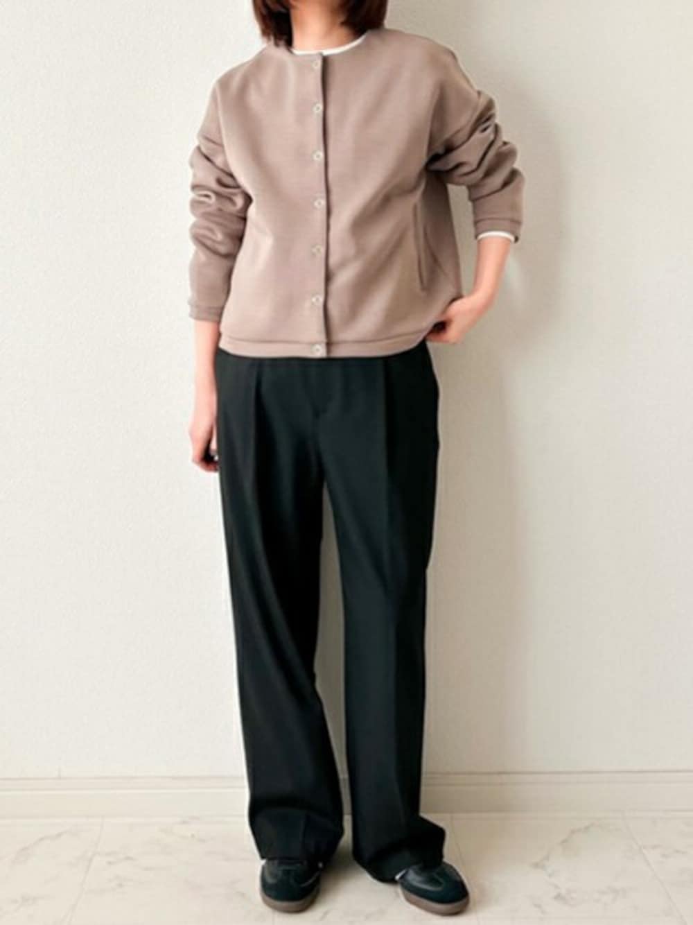 「ジャケット、ノーカラー、きれいめコーディネート、ノーカラージャケット、ダンボール、モカ、エマテイラー、Emmataylor、styledoor、スタイルドア」｜「Emma Taylorの新色追加！ダンボールノーカラージャケット（ノーカラージャケット、ブラウン系）」を使った、STYLEDOORさん（レディース・157cm）の冬コーディネートの1枚目の写真