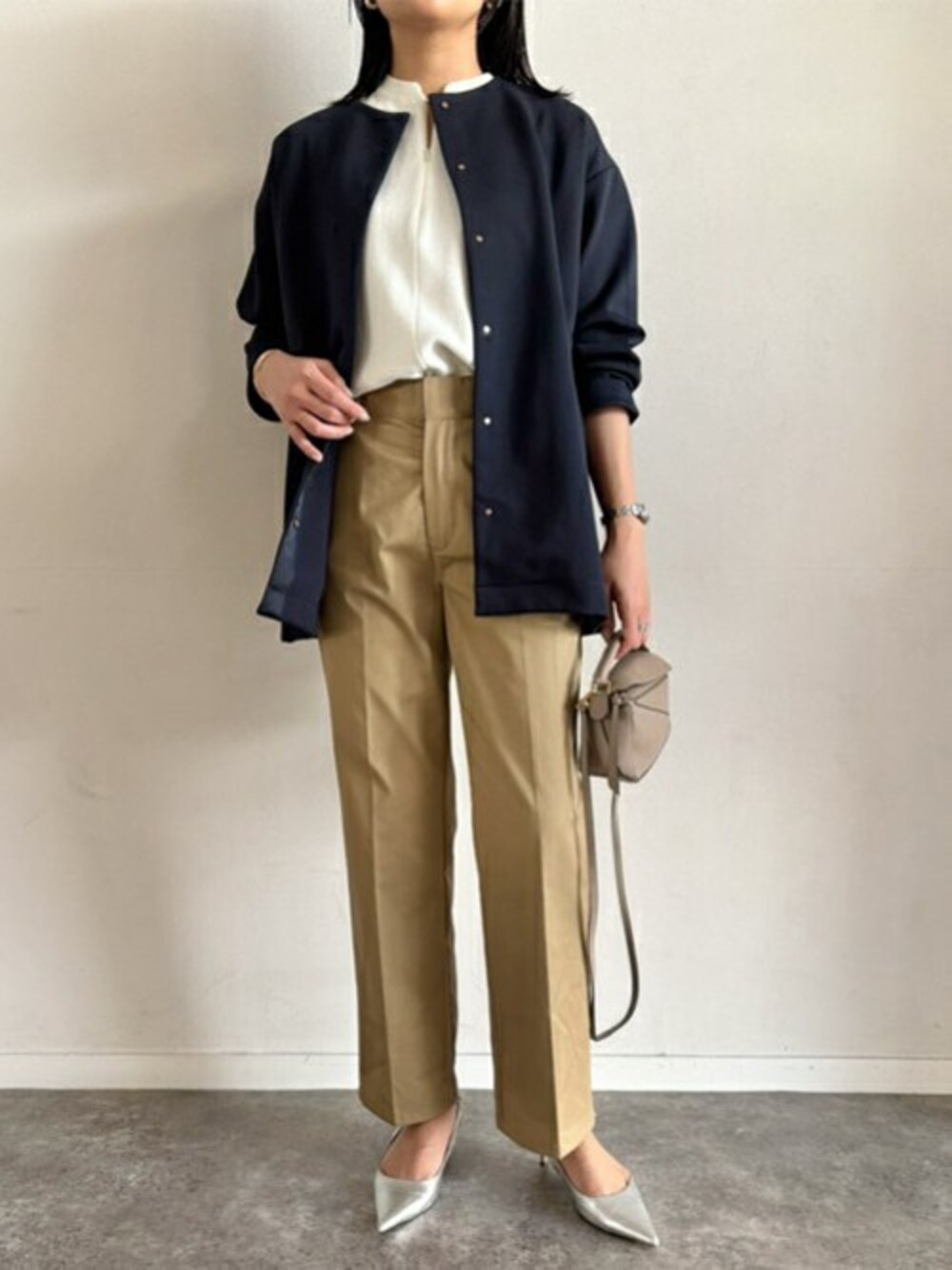 「コート、ネイビー、ノーカラー、オケージョン、ミドルコート、ダンボール、エマテイラー、Emmataylor、styledoor、スタイルドア」｜「Emma Taylorの【オケージョンにも◎】ダンボールノーカラーミドルコート（ノーカラーコート、ブルー系）」を使った、STYLEDOORさん（レディース・165cm）の冬コーディネートの1枚目の写真