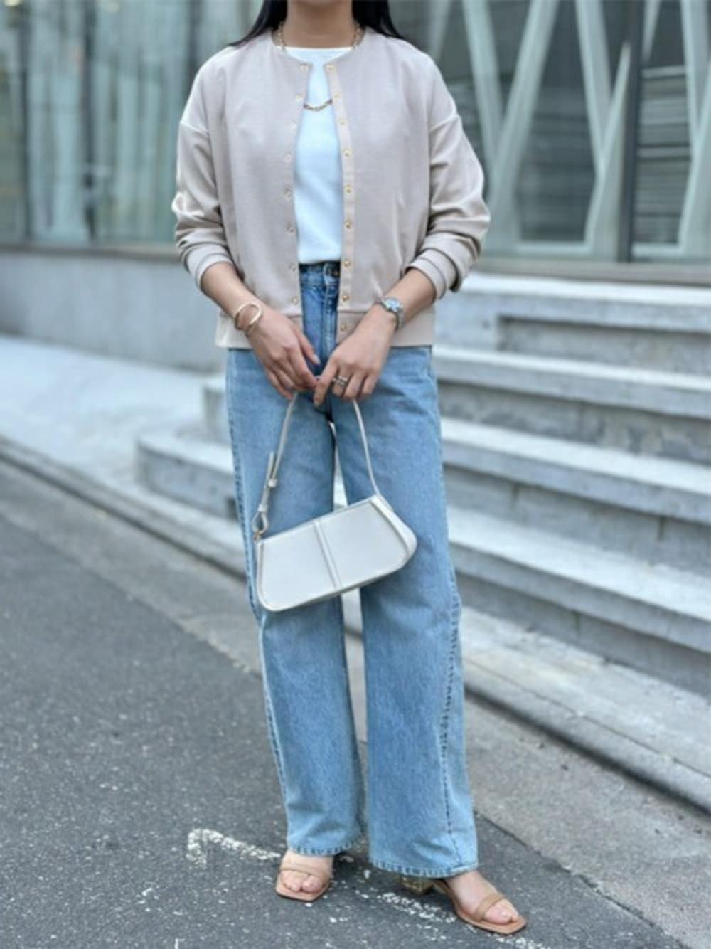 「ジャケット、ノーカラー、きれいめコーディネート、ノーカラージャケット、ライトベージュ、エマテイラー、Emmataylor、styledoor、スタイルドア、ライトダンボール」｜「Emma Taylorのライトダンボールノーカラージャケット（ノーカラージャケット、ベージュ系）」を使った、STYLEDOORさん（レディース・165cm）の春コーディネートの1枚目の写真