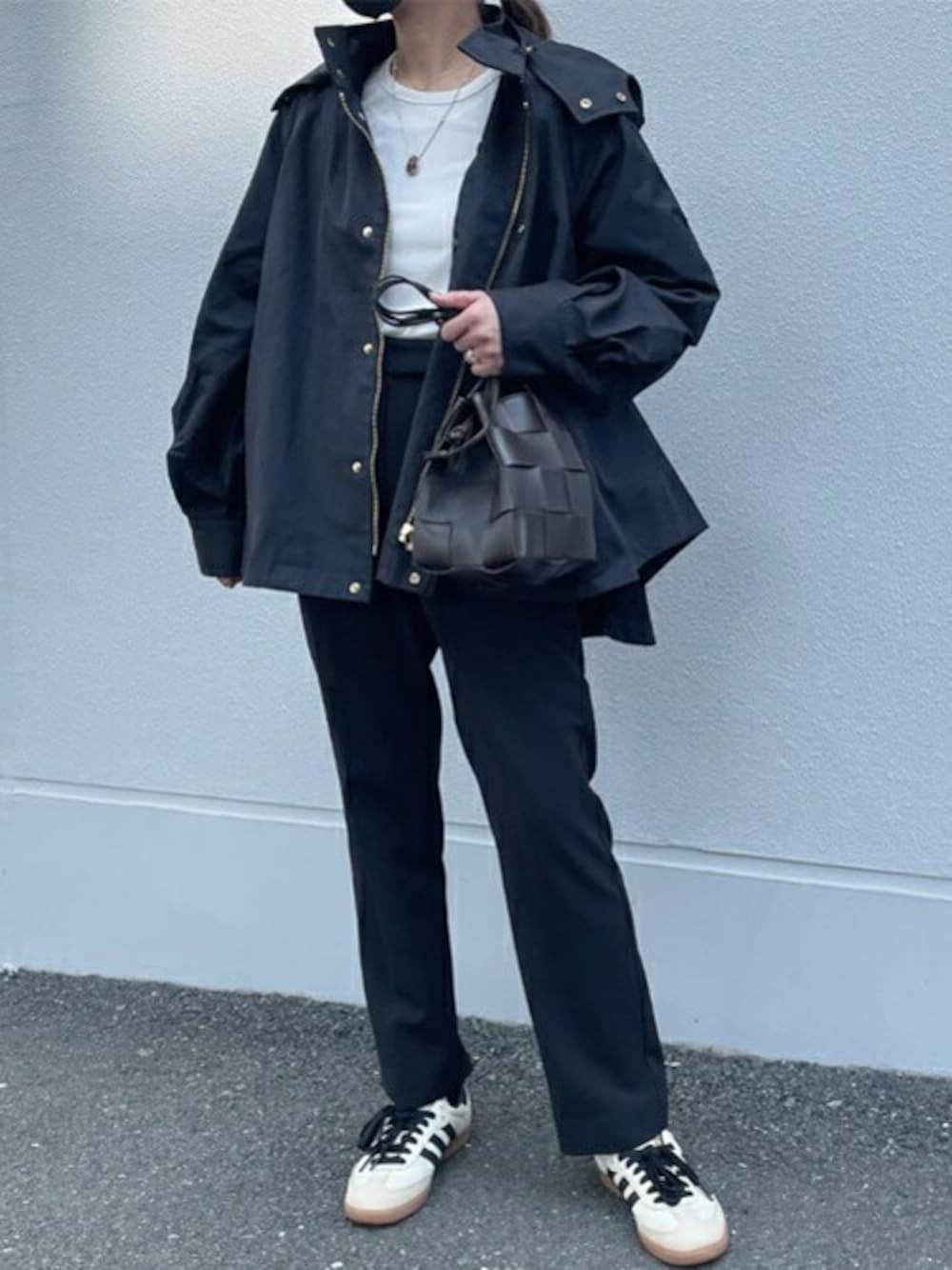 「マウンテンパーカー、ブラック、3way、春アウター、フレアー、花粉ガード、エマテイラー、Emmataylor、styledoor、スタイルドア」｜「Emma Taylorの【春アウター・花粉ガード】3WAYフレアーマウンテンパーカー（マウンテンパーカー、ブラック系）」を使った、STYLEDOORさん（レディース・155cm）の春コーディネートの1枚目の写真