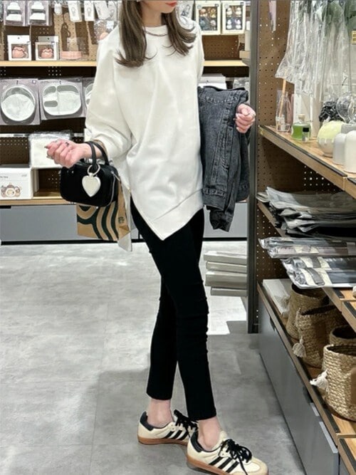 STYLEDOOR｜ライトダンボールサイドジップドルマンプルオーバー