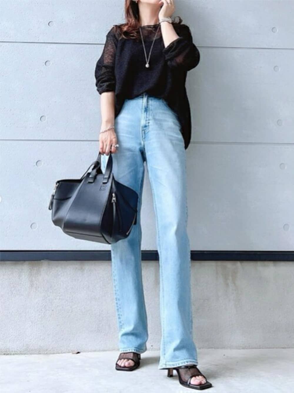 「ブラック、プルオーバー、きれいめコーディネート、ルーズ、エマテイラー、Emmataylor、ペーパーヤーン、styledoor」｜「Emma Taylorのペーパーヤーンルーズプルオーバー（ニット/セーター、ブラック系）」を使った、STYLEDOORさん（レディース・161cm）の夏コーディネートの1枚目の写真