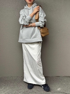 「アイテム（パーカー、シルバー系）」を使った、STYLEDOORさん（レディース・163cm）の秋コーディネート