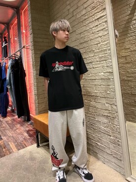 「ロック」｜「アイテム（スウェットパンツ）」を使った、KANTAさん（メンズ・166cm）の春コーディネート