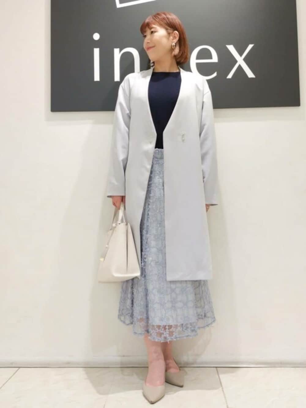 「デート、フェミニン、女子会、オフィスカジュアル、インデックス、INDEX、大人かわいい、マシンウォッシャブル、きれいめオフィス」｜「indexのストレッチノーカラーコート【洗濯機洗い可/イージーアイロン】（ノーカラーコート、グレー系）」を使った、index スタッフさん（レディース・162cm）の春コーディネートの1枚目の写真