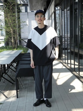 「UNITED TOKYO（ユナイテッドトウキョウ）のVカッティングTシャツ（Tシャツ/カットソー、ブラック系）」を使った、Yamamotoさん（メンズ・169cm）の夏コーディネート