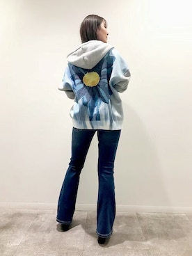 「Desigual（デシグアル）のアイテム（スウェット）」を使った、Desigual町田STAFFさん（レディース・170cm）の春コーディネート