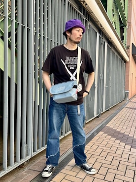「アイテム（メッセンジャーバッグ、ブルー系）」を使った、Manhattan Portage Staffさん（メンズ・178cm）の夏コーディネート