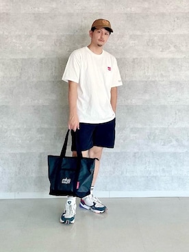 「通学スタイル」｜「アイテム（Tシャツ/カットソー）」を使った、Manhattan Portage Staffさん（メンズ・174cm）の夏コーディネート