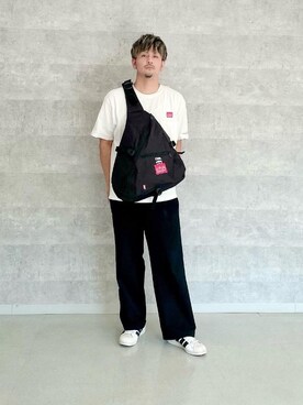 「通学スタイル」｜「アイテム（Tシャツ/カットソー）」を使った、Manhattan Portage Staffさん（メンズ・174cm）の夏コーディネート