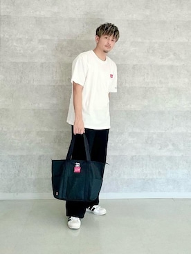 「通学スタイル」｜「アイテム（Tシャツ/カットソー）」を使った、Manhattan Portage Staffさん（メンズ・174cm）の夏コーディネート