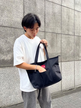 「通学スタイル」｜「アイテム（Tシャツ/カットソー）」を使った、Manhattan Portage Staffさん（メンズ・175cm）の夏コーディネート