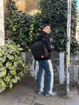 「通学スタイル」｜「アイテム（パーカー）」を使った、Manhattan Portage Staffさん（メンズ・172cm）の冬コーディネート