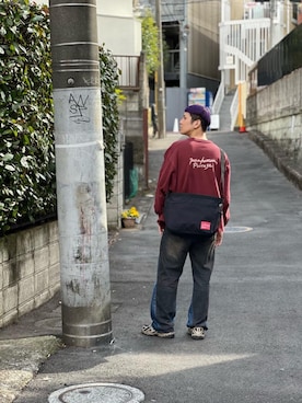 「通学スタイル」｜「アイテム（Tシャツ/カットソー）」を使った、Manhattan Portage Staffさん（メンズ・172cm）の冬コーディネート