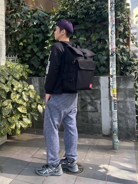 「通学スタイル」｜「アイテム（Tシャツ/カットソー）」を使った、Manhattan Portage Staffさん（メンズ・172cm）の春コーディネート