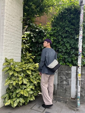 「アイテム（メッセンジャーバッグ）」を使った、Manhattan Portage Staffさん（メンズ・172cm）の夏コーディネート