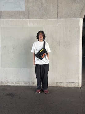 「アイテム（メッセンジャーバッグ）」を使った、Manhattan Portage Staffさん（メンズ・165cm）の夏コーディネート