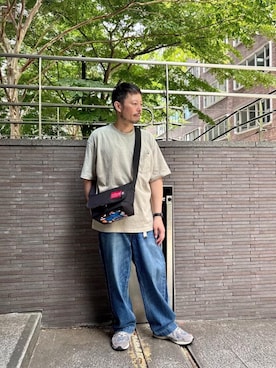 「アイテム（メッセンジャーバッグ）」を使った、Manhattan Portage Staffさん（メンズ・178cm）の夏コーディネート