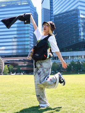「Manhattan Portage（マンハッタンポーテージ）のJ (SM) Action Bag（ショルダーバッグ）」を使った、Manhattan Portage Staffさん（レディース・157cm）の夏コーディネート