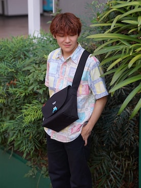 「アイテム（メッセンジャーバッグ）」を使った、Manhattan Portage Staffさん（メンズ・160cm）の夏コーディネート