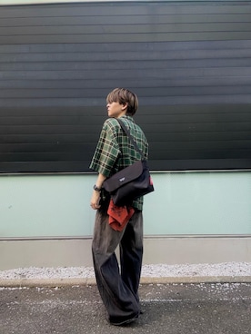 「アイテム（メッセンジャーバッグ）」を使った、Manhattan Portage Staffさん（メンズ・170cm）の夏コーディネート