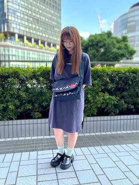 「アイテム（メッセンジャーバッグ）」を使った、Manhattan Portage Staffさん（レディース・148cm）の夏コーディネート