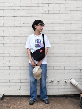 「アイテム（メッセンジャーバッグ）」を使った、Manhattan Portage Staffさん（レディース・162cm）の秋コーディネート