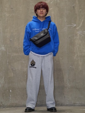「アイテム（メッセンジャーバッグ）」を使った、Manhattan Portage Staffさん（メンズ・160cm）の秋コーディネート