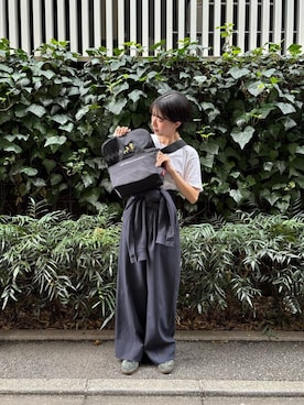 「アイテム（メッセンジャーバッグ）」を使った、Manhattan Portage Staffさん（レディース・162cm）の秋コーディネート