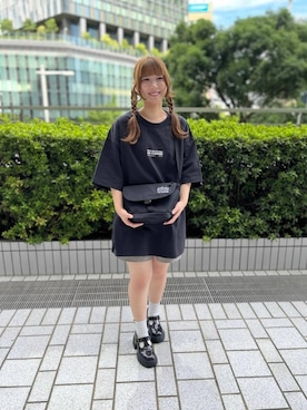 「アイテム（メッセンジャーバッグ）」を使った、Manhattan Portage Staffさん（レディース・148cm）の秋コーディネート