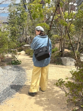 「アイテム（メッセンジャーバッグ）」を使った、Manhattan Portage Staffさん（レディース・160cm）の秋コーディネート