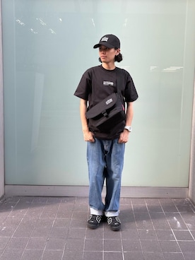 「アイテム（メッセンジャーバッグ）」を使った、Manhattan Portage Staffさん（メンズ・165cm）の秋コーディネート