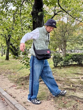 「アイテム（ダウンベスト）」を使った、Manhattan Portage Staffさん（メンズ・178cm）の秋コーディネート