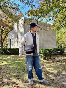 「アイテム（メッセンジャーバッグ）」を使った、Manhattan Portage Staffさん（メンズ・178cm）の秋コーディネート