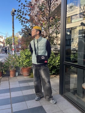 「アイテム（ダウンベスト）」を使った、Manhattan Portage Staffさん（メンズ・172cm）の冬コーディネート