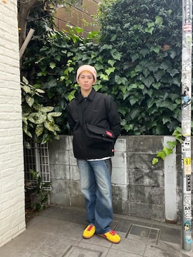 「アイテム（メッセンジャーバッグ）」を使った、Manhattan Portage Staffさん（メンズ・172cm）の冬コーディネート